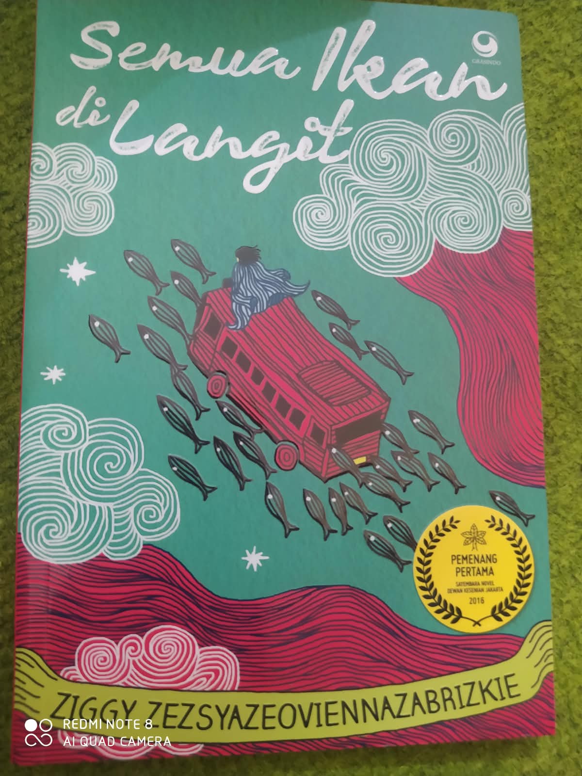 Semua Ikan di Langit